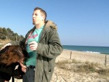 Vidéo porno mobile : Une beurette en levrette à la plage